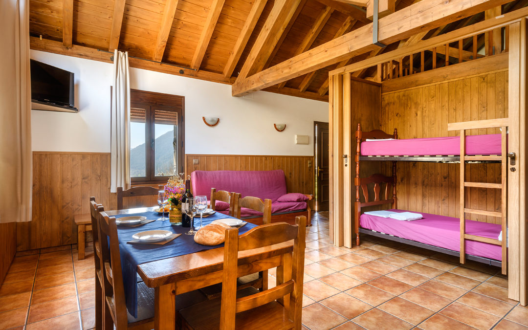 Restaurante, camping, apartamentos y albergue en el Valle de Hecho