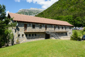 Apartamentos en Camping Borda Bisaltico, Turismo familiar, Valle de Hecho. Pirineo Aragonés