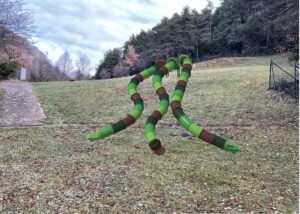Toboganes gigantes para niños en camping Borda Bisaltico en el Valle de Hecho Huesca